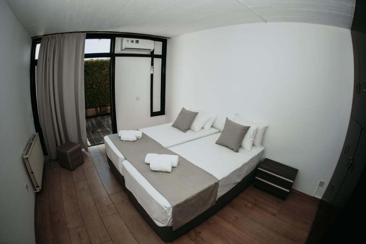 Ovis Hotel Apartments Ayia Napa Exterior photo