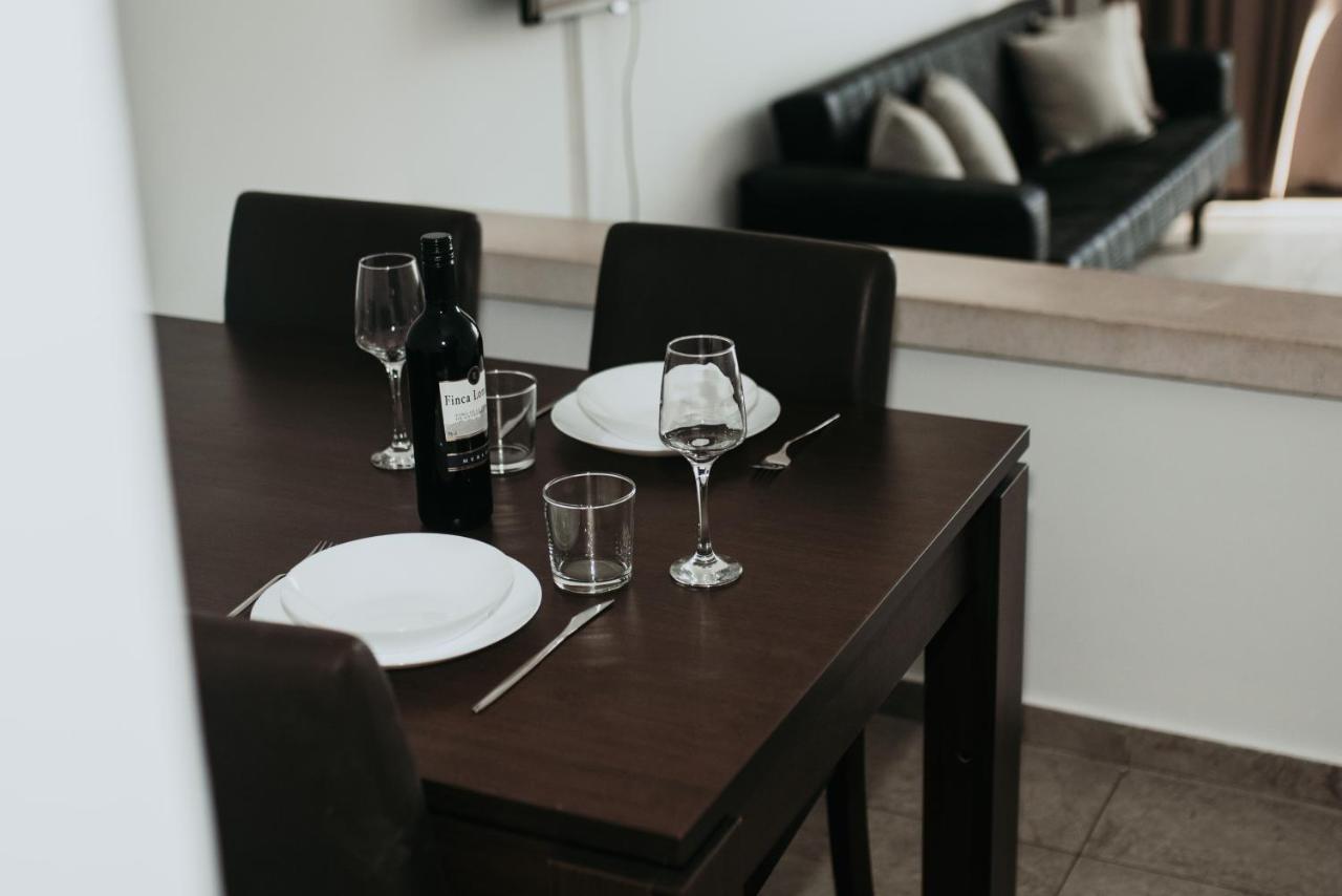Ovis Hotel Apartments Ayia Napa Exterior photo