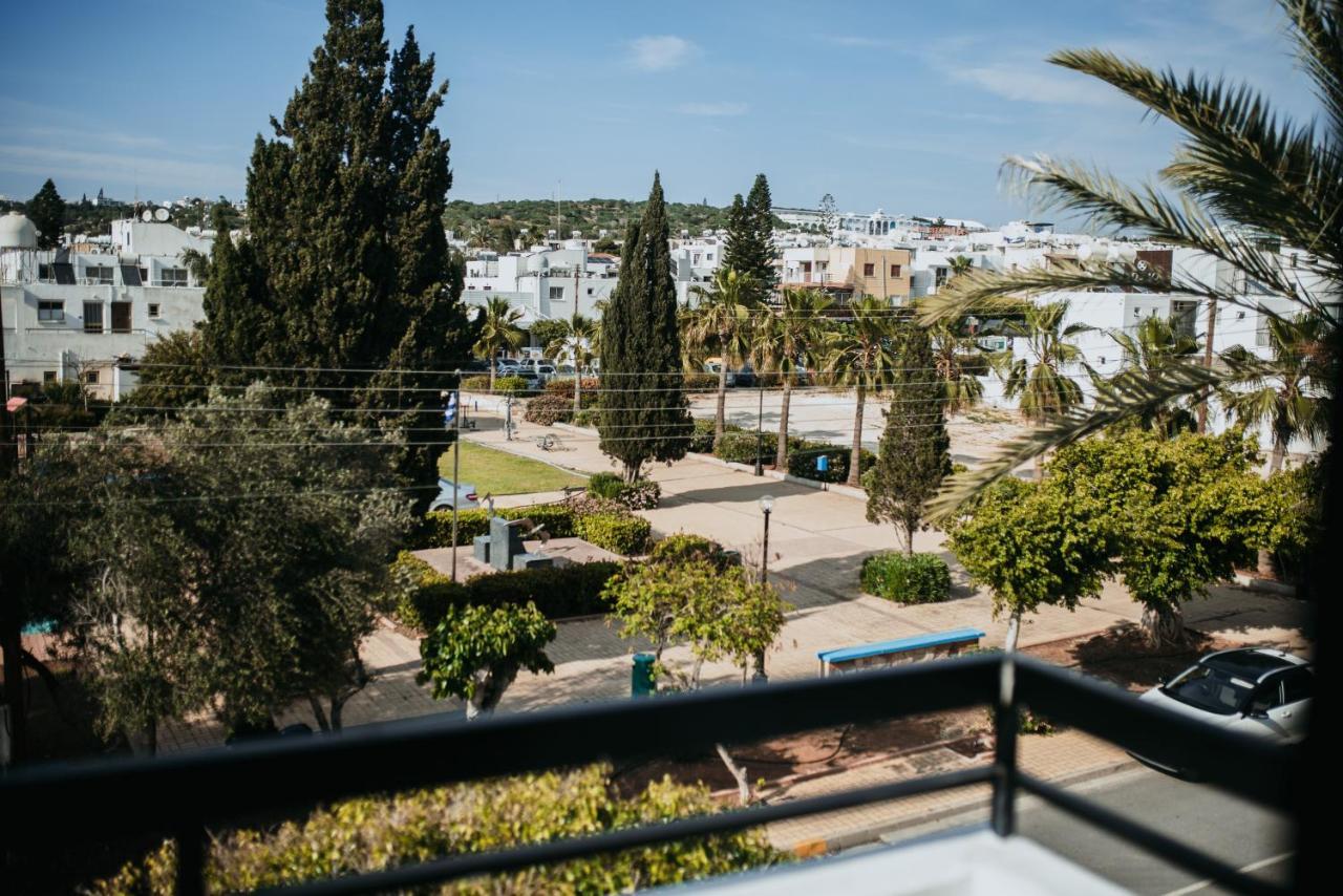 Ovis Hotel Apartments Ayia Napa Exterior photo